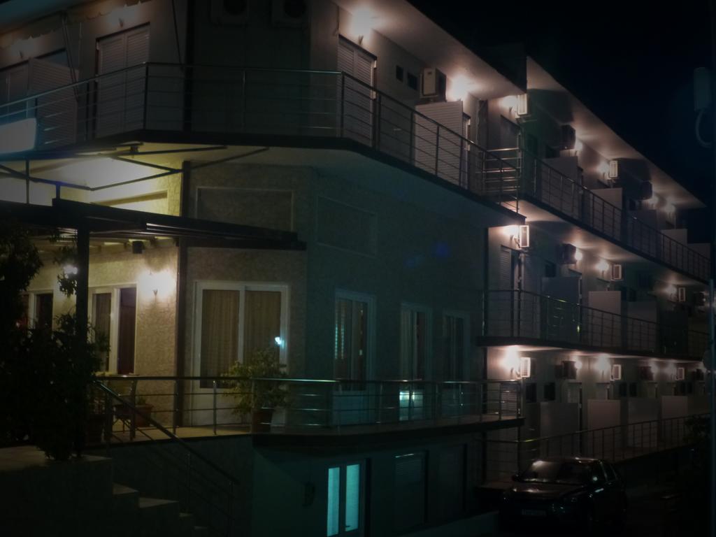 Hotel Neon Astron Kamena Vourla Exterior photo